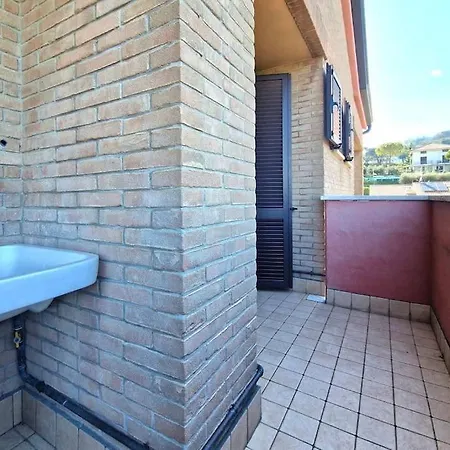 Vicino Al Mare Wi-fi Clima & Terrazza Privata 玛丽娜法尔梦思